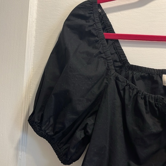 Cute cropped blouse - Picture 3 of 3